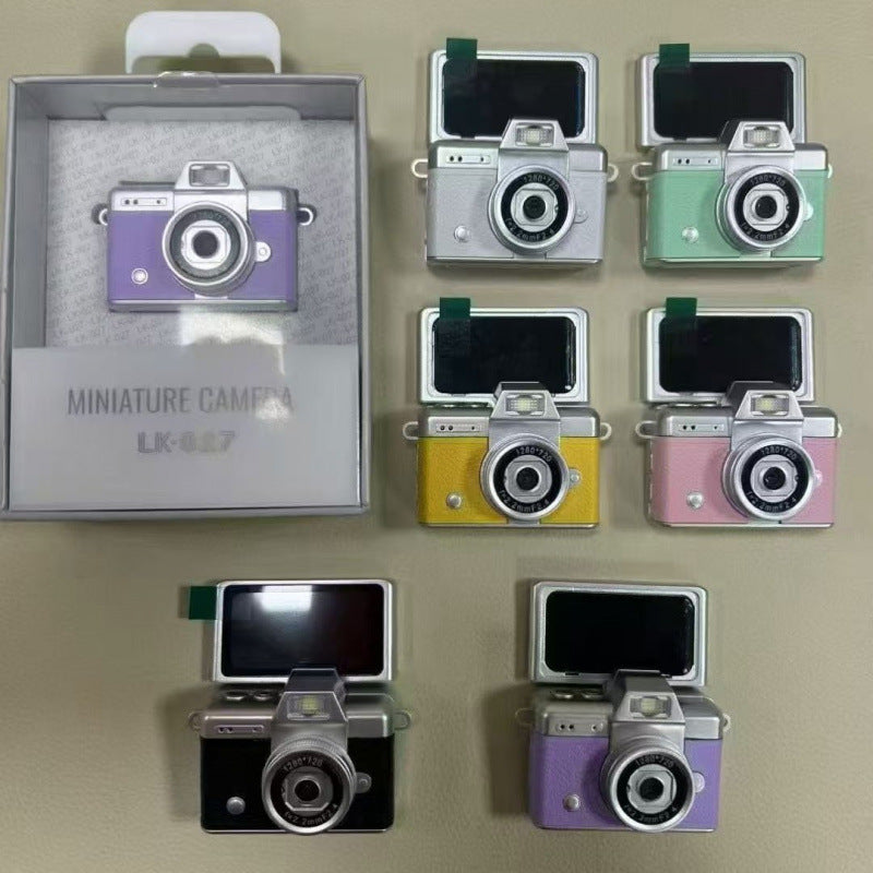 Retro Thumb-flip Screen Compact Camera