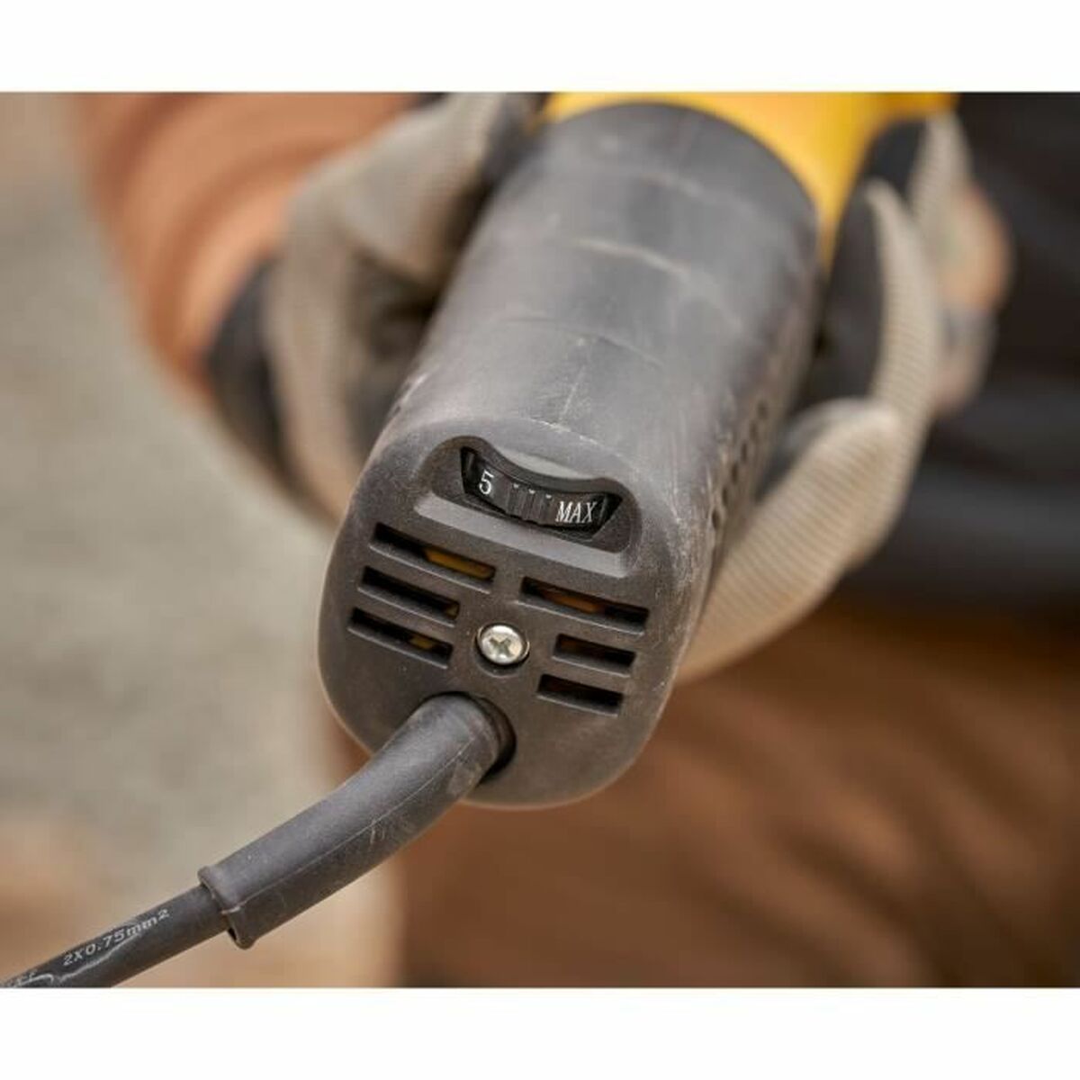 V5HBC6975745C64C3A6E6E5CFD0870B4B0FR5770973P4