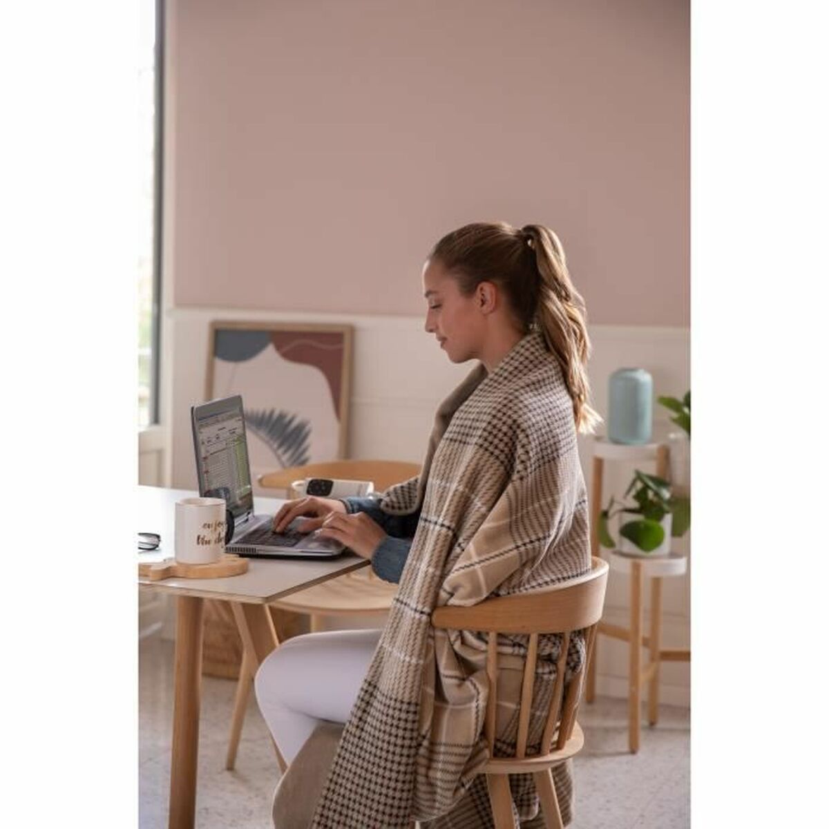 V8H61298330EC8EA8AE3FEBBAD194B9E94BR7406758P5